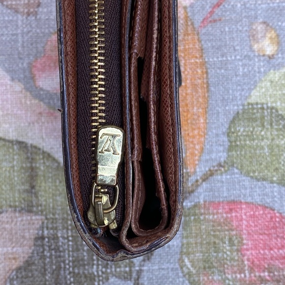 Louis Vuitton Leather Monogram Wallet EUC - Picture 6 of 10